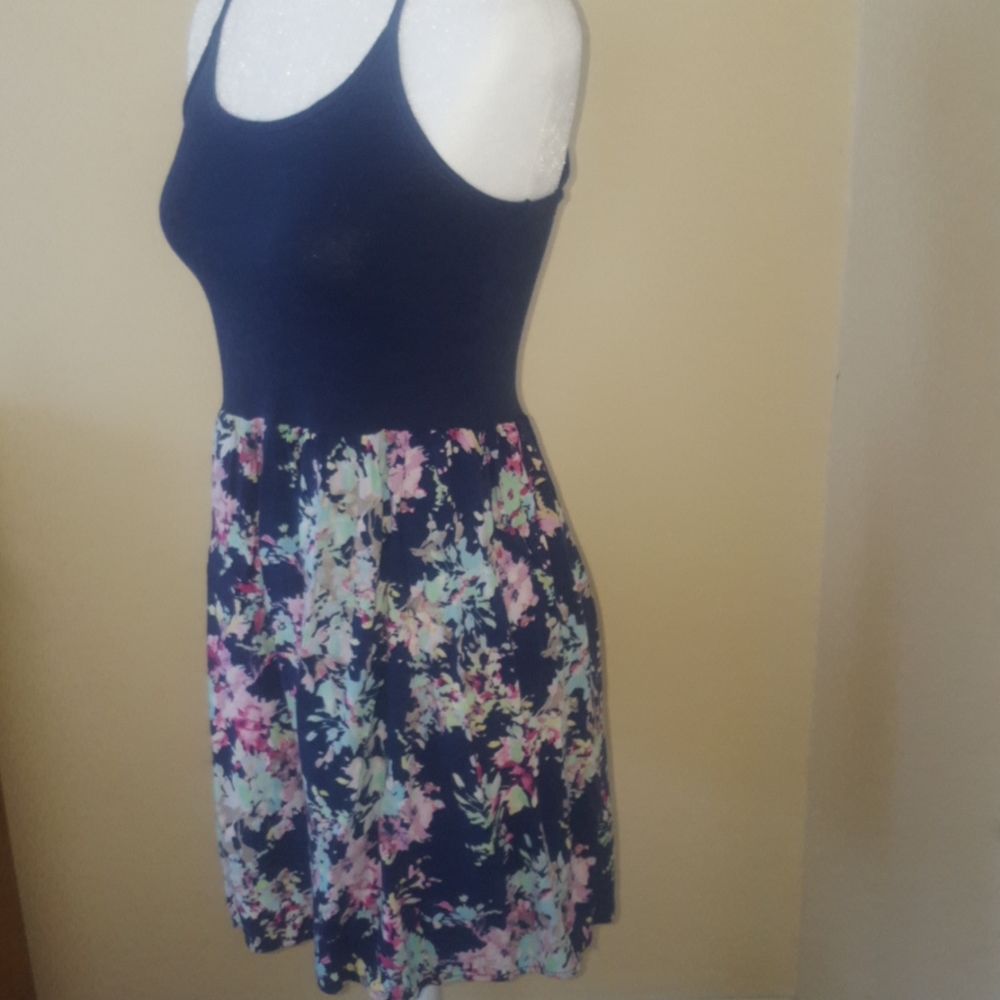 Summer dress - Picture 5 of 6